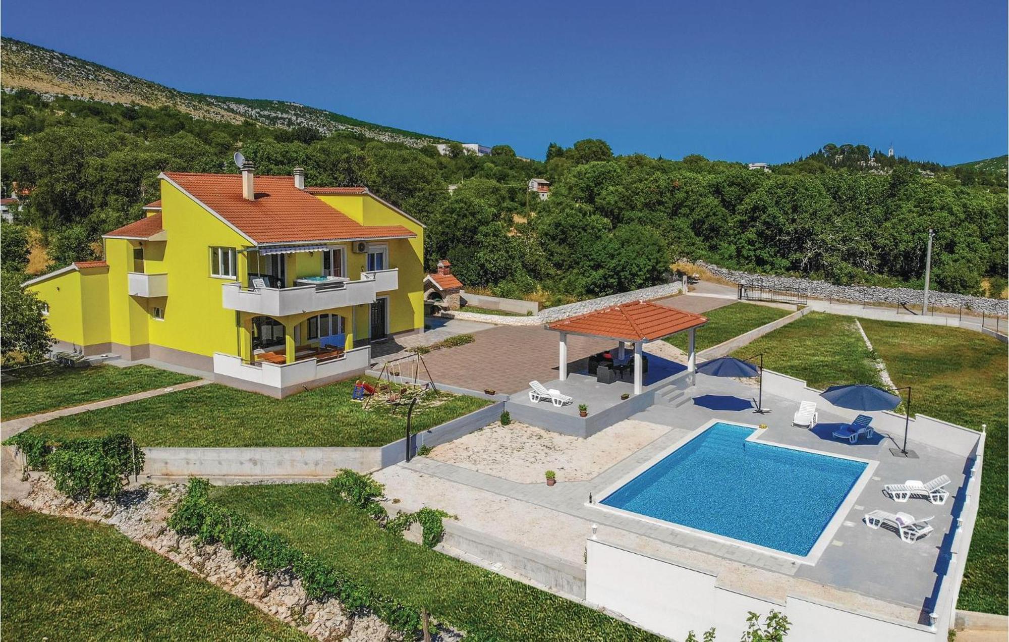 Vikendica 4 Bedroom Stunning In Primorski Dolac